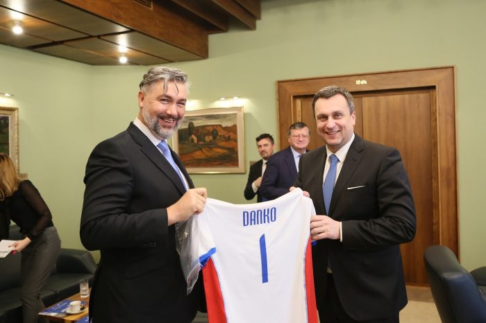 Predseda NR SR Andrej Danko sa stretol s prezidentom Európskej volejbalovej konfederácie Aleksandrom Boričićom